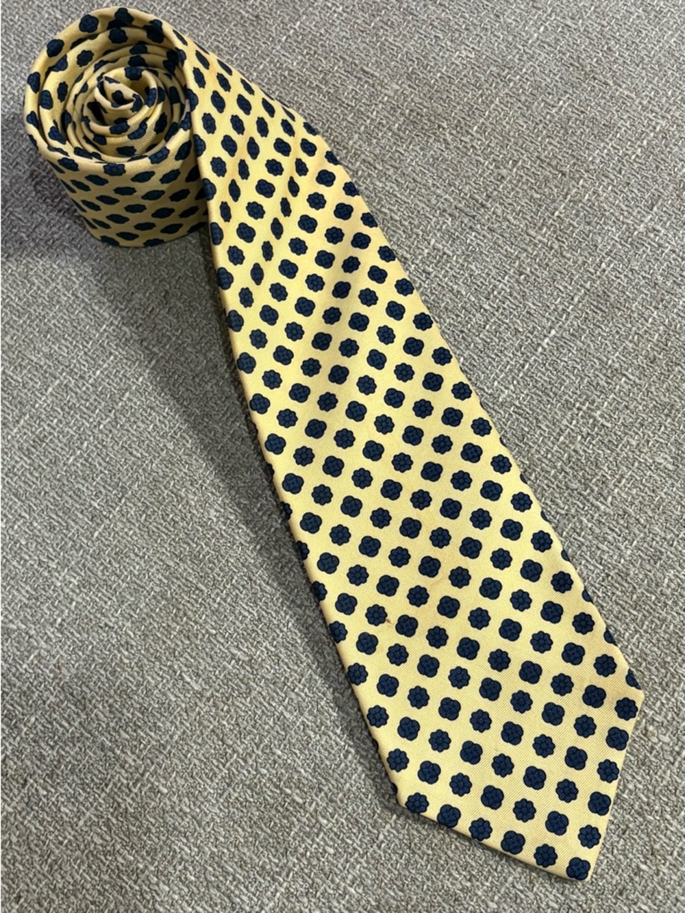 Brooks Brothers Makers Yellow Tie Geometric Medallion Print Tie All Silk - FLAW